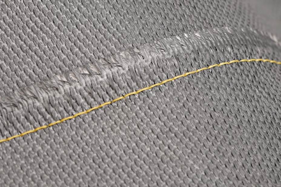 Thread resists heat up to 1000 degrees