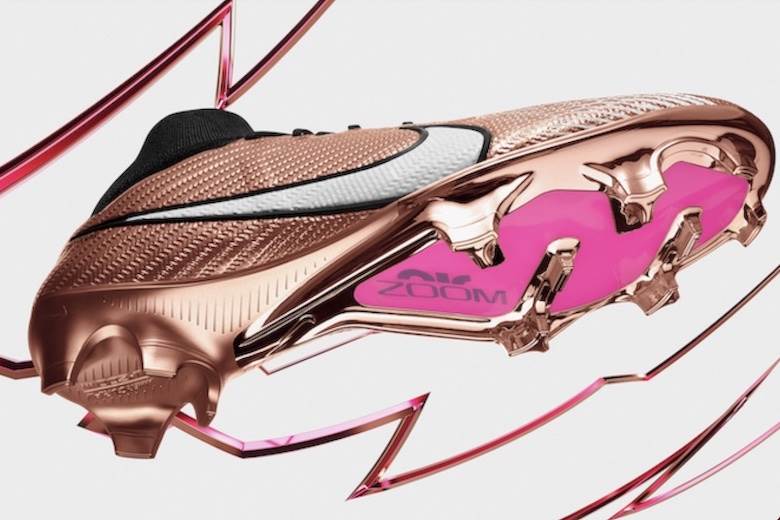 Nike advances despite high inventory levels