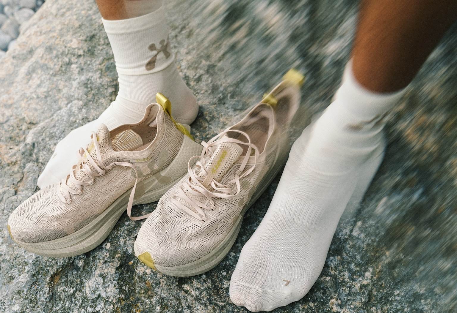 Natural connection for running shoe                                                                                                                                                                     