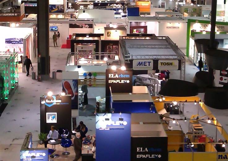 Cocktail welcome for visitors to Simac Tanning Tech