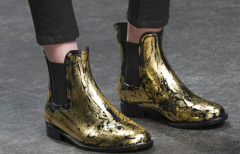 New David Peters blog explains why online shoe sales hurt leather