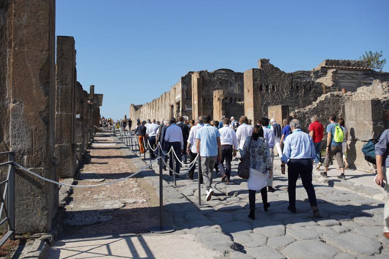 Visit to Pompeii tannery forms part of Stahl event