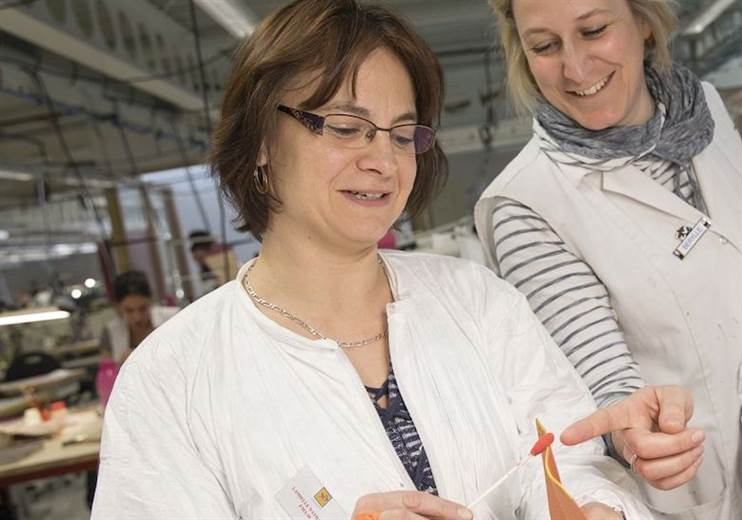 French leathergoods group to recruit hundreds of new workers