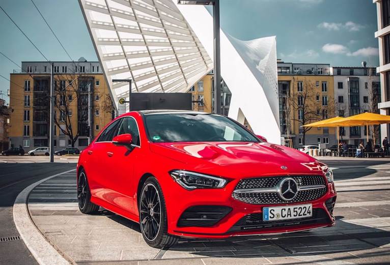 Low growth, diesel and airbag headaches provoke profit warning at Daimler