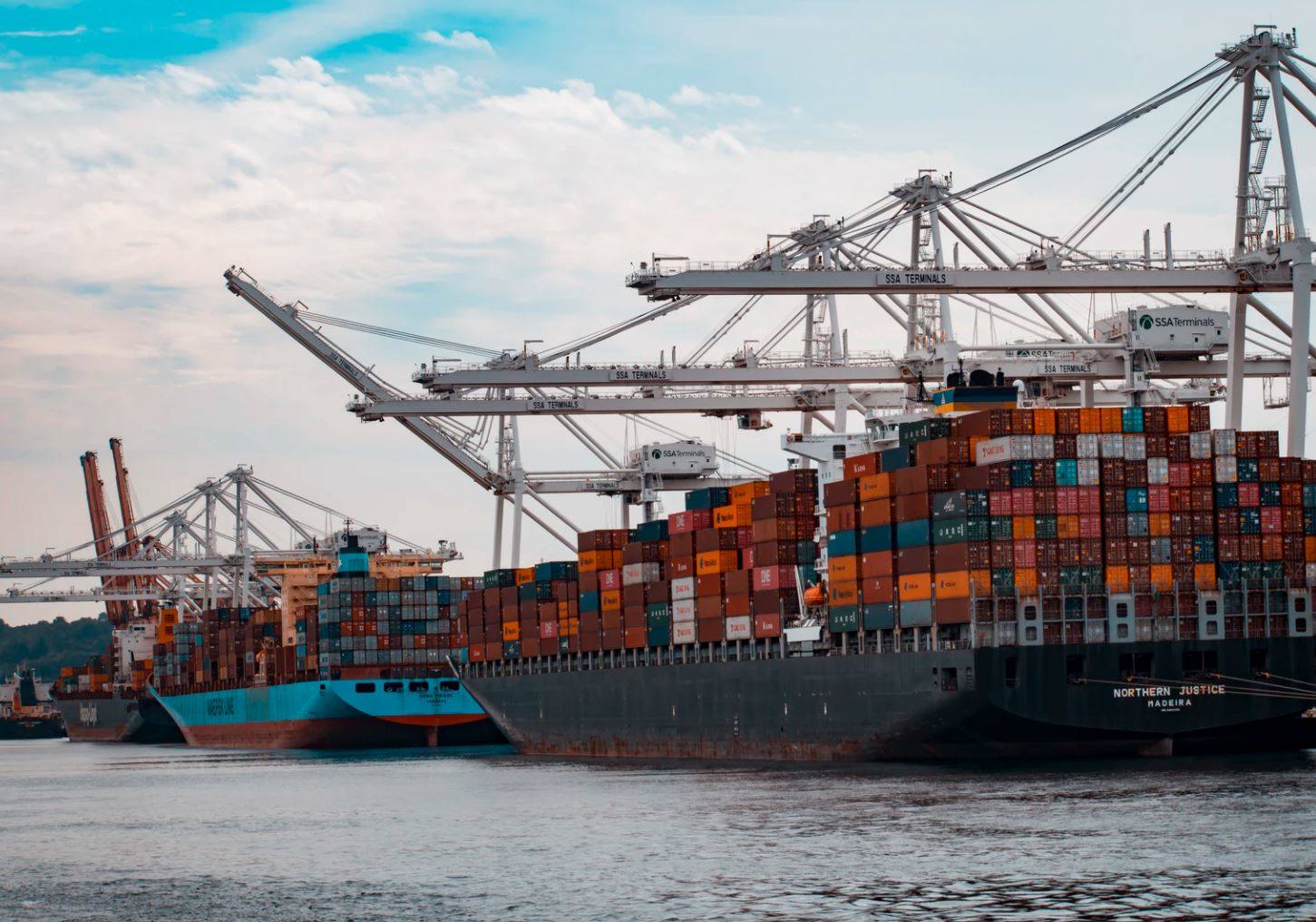 LHCA joins 300 groups protesting shipping delays and fines