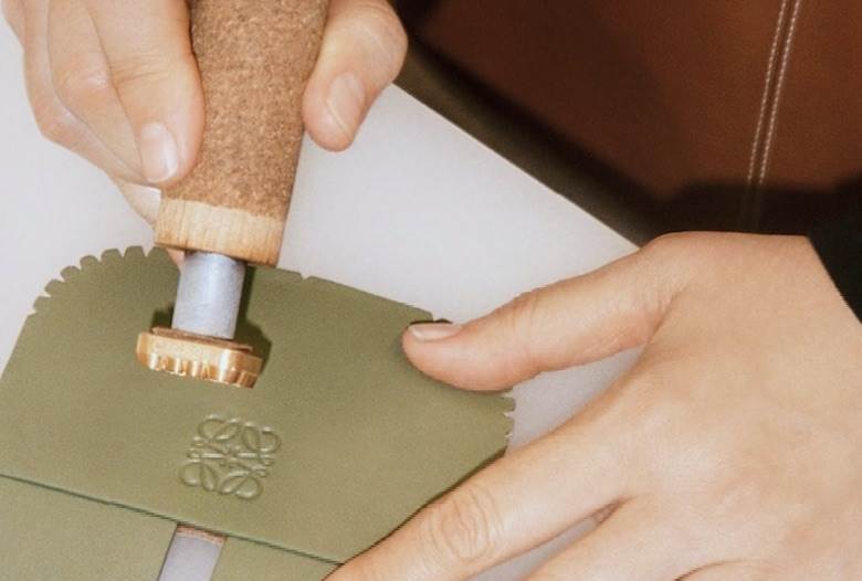 LVMH to recruit 25,000 under 30s by end 2022