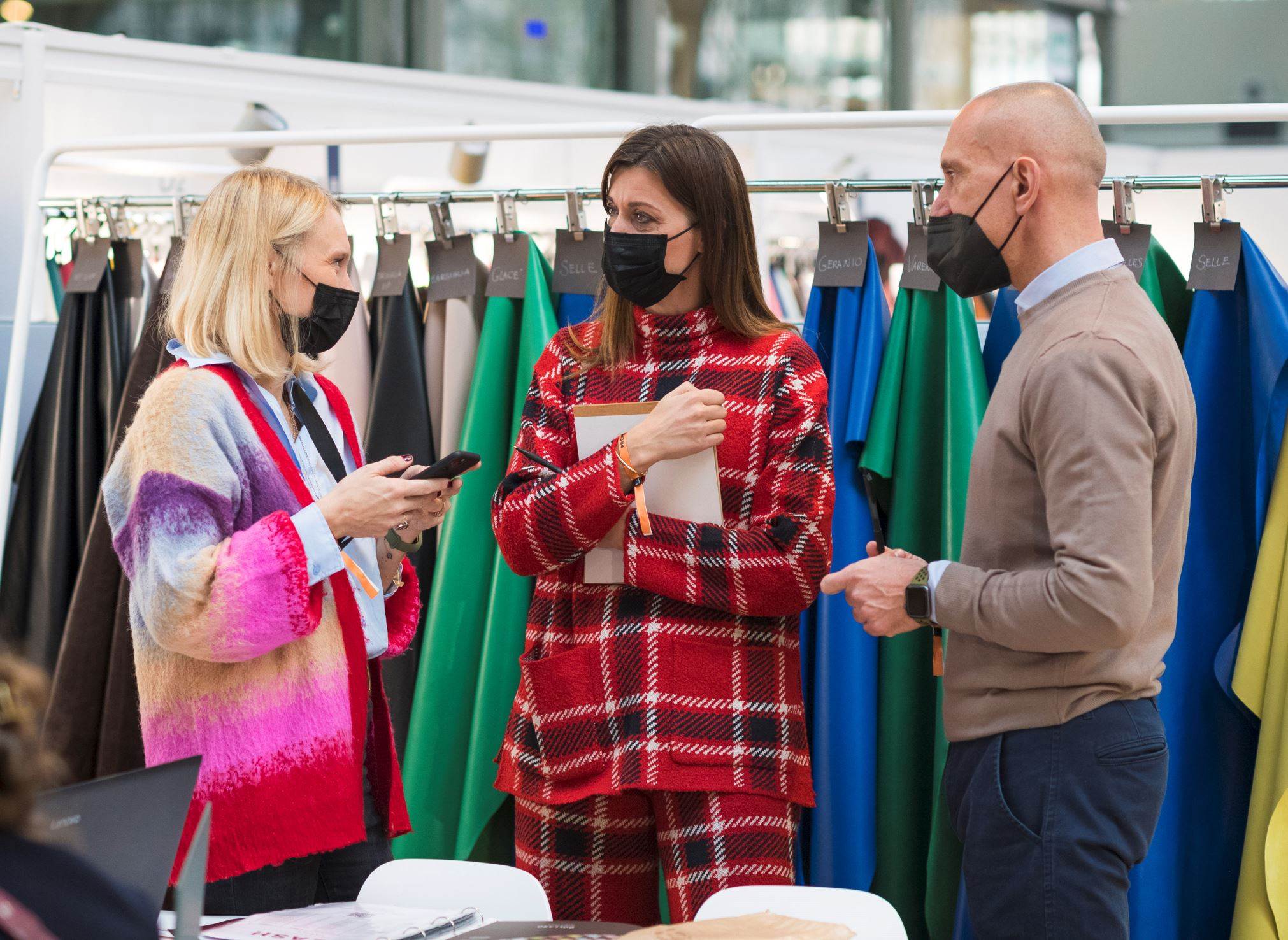 Luxury-sector tanneries showcase 2023 leathers at Blossom