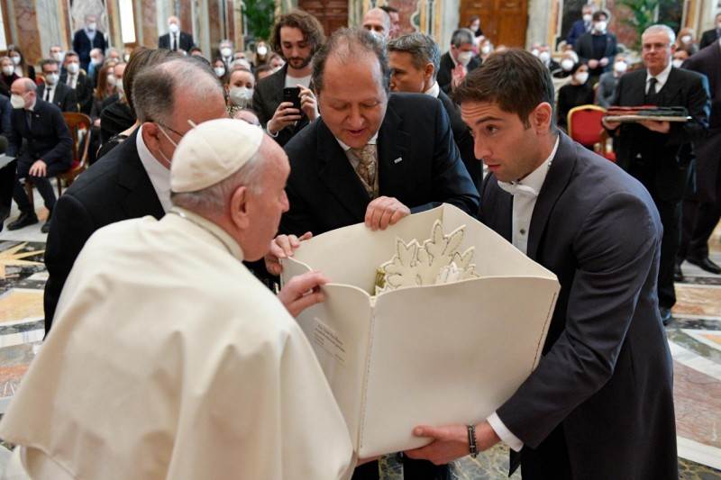 Pope Francis praises leather chemical manufacturers