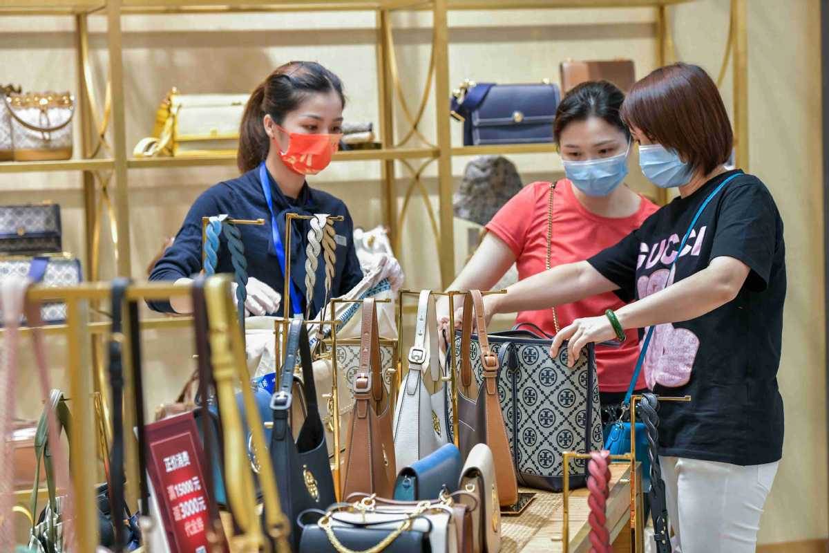 Hainan duty-free sales roar for Year of the Tiger