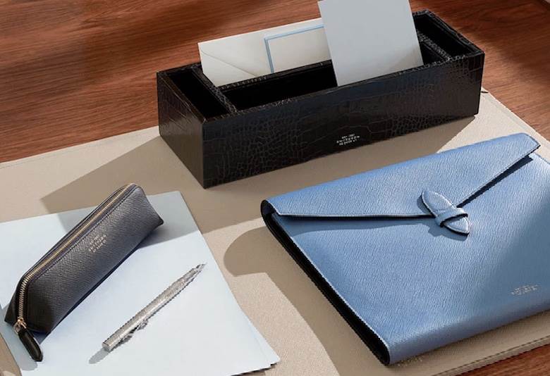 Smythson posts profit amid sales downturn