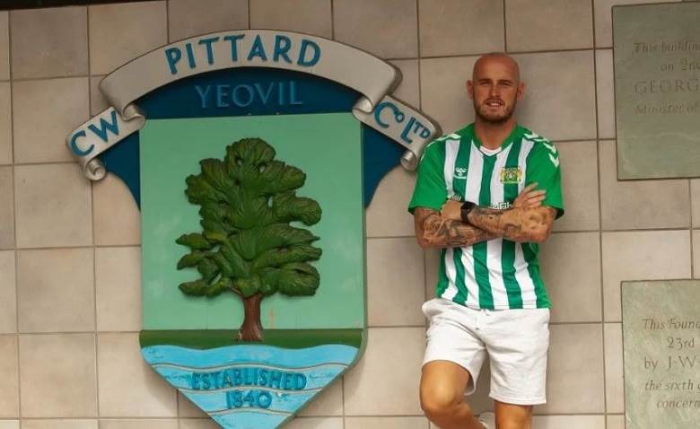 Tanning group strengthens ties to two football clubs