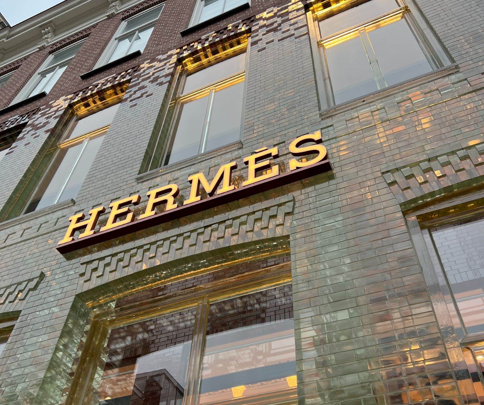Hermès to pay one-off bonus to all employees