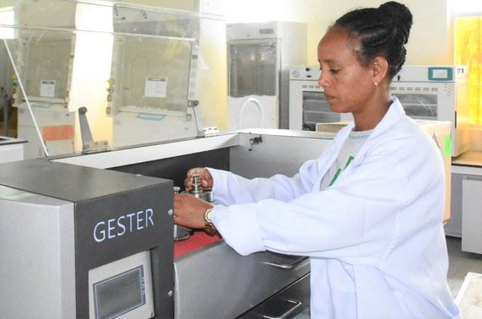 Ethiopia - Leather laboratory boosts hopes for improved quality and health