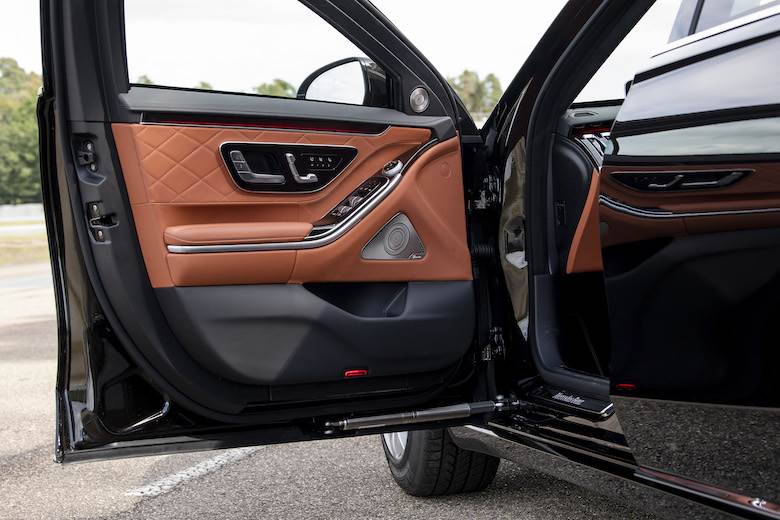 Market Intelligence: open questions over luxury spending