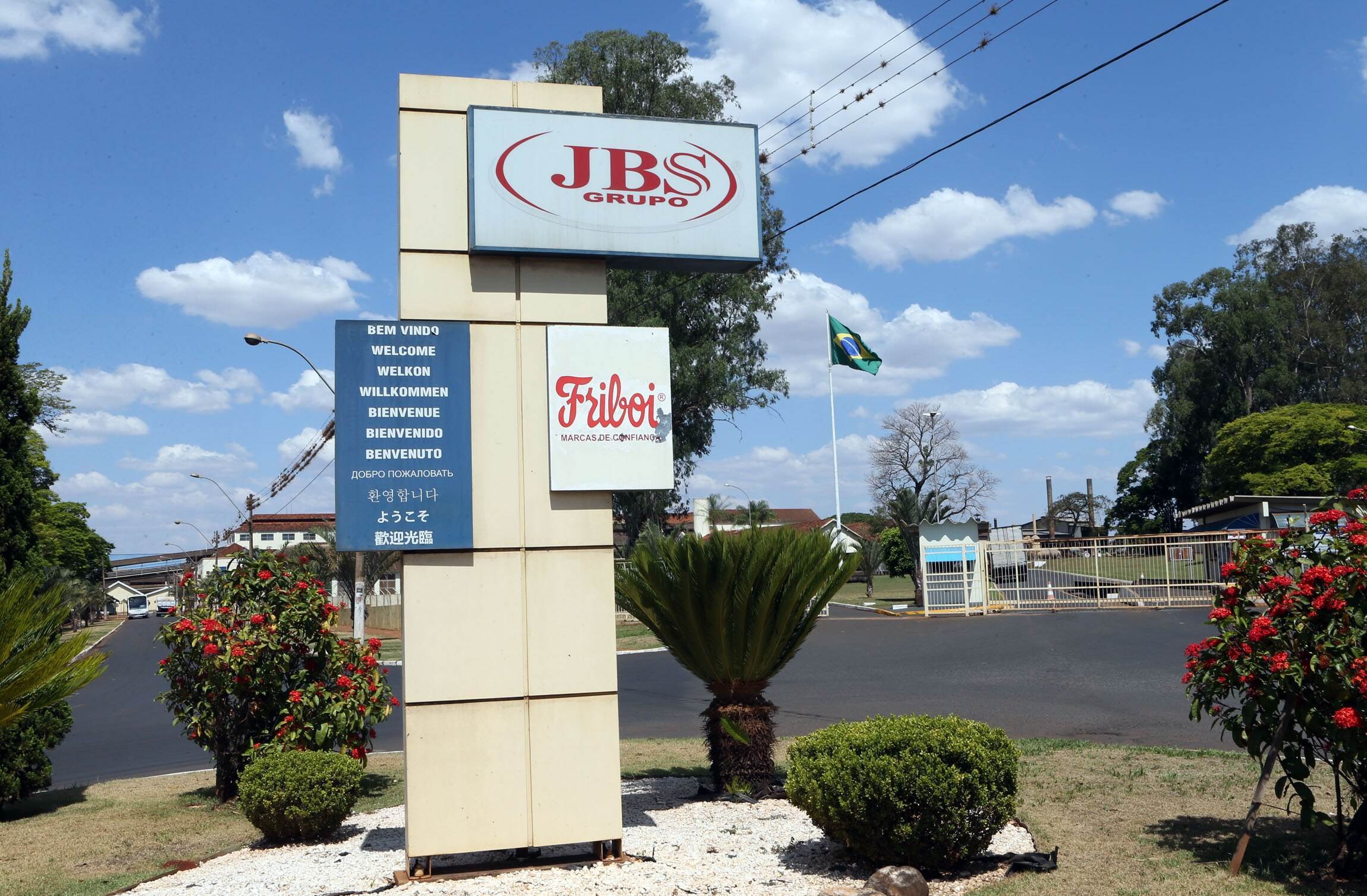 JBS Friboi  facility resumes after fire