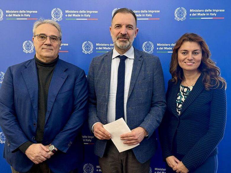 Italian minister calls for immediate action to protect the leather sector
