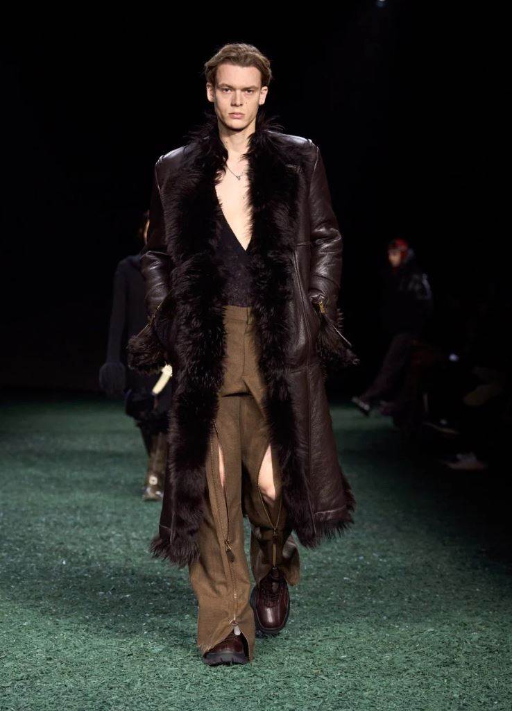 Leather trenches and long boots line up at Burberry