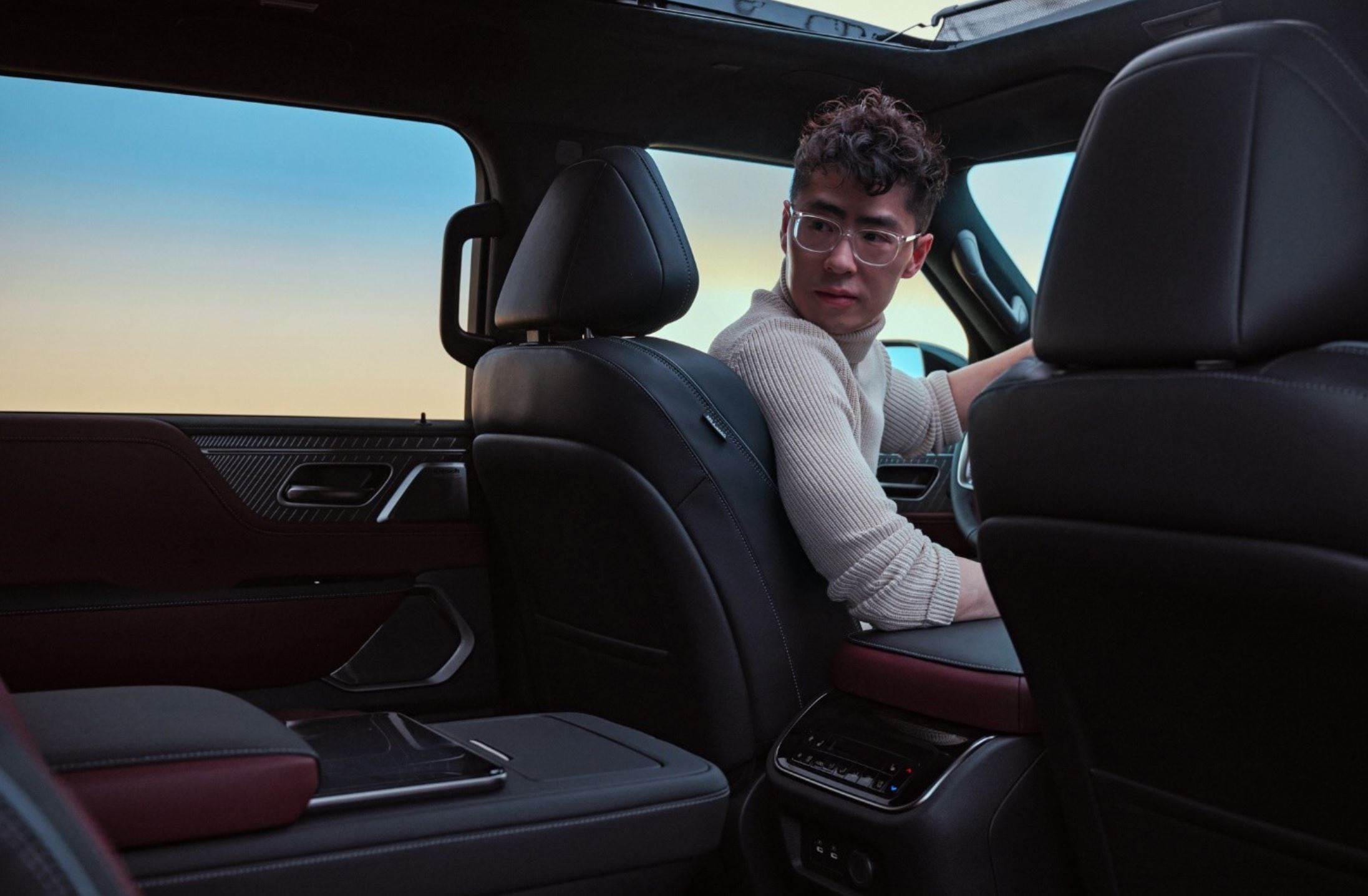 Leather handbags provide inspiration for Nissan