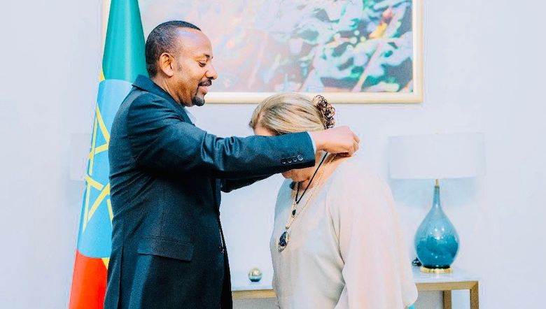 Prime minister pays tribute to departing UNIDO director