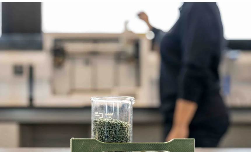 Recycling leather waste through 3D printing