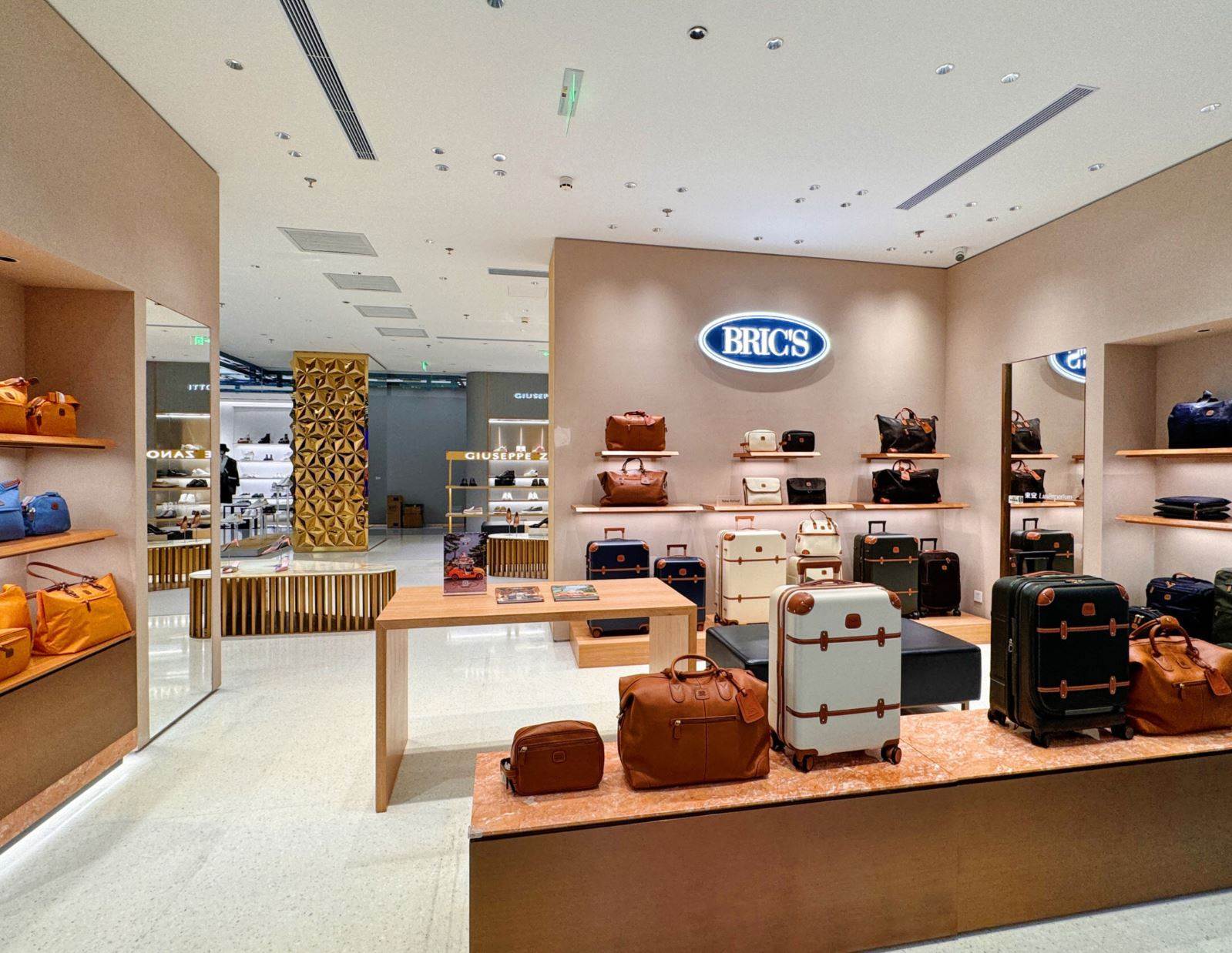 Italian luggage maker believes time is right for China