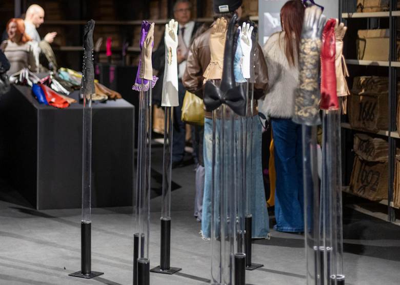 Exhibition celebrates glove industry in Naples