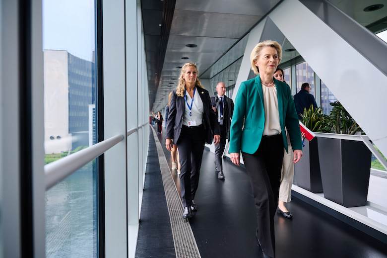 US threatens EU with 30% tariff rate