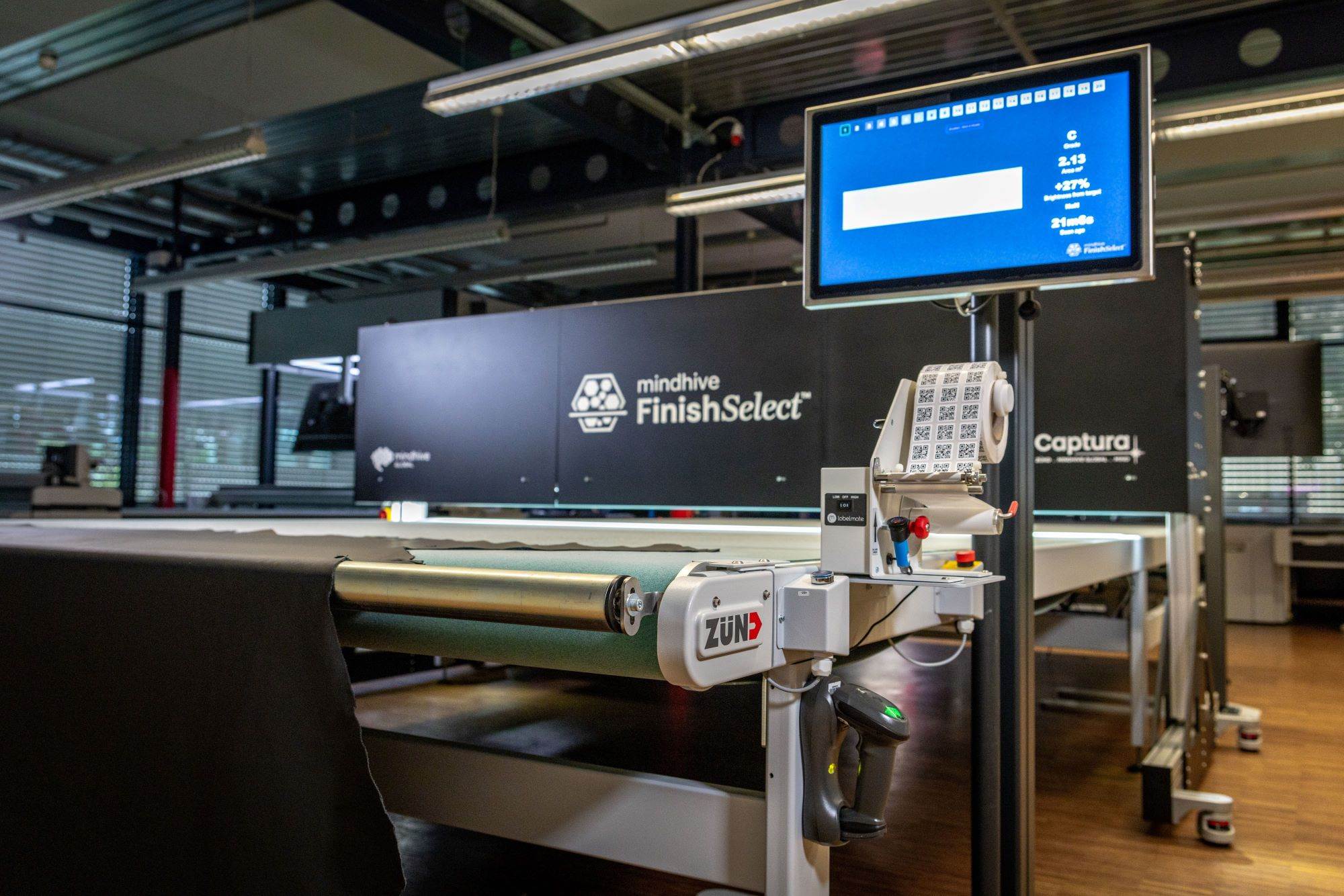 Zünd to debut Dectura Workflow leather-cutting system at Simac