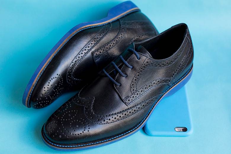 Company invents “social shoe” for blocking notifications