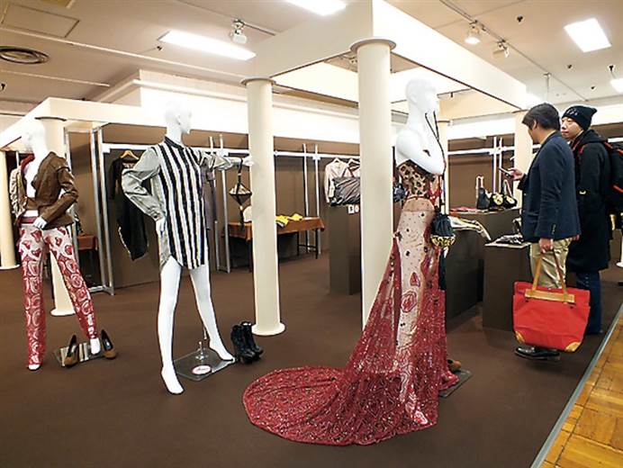 Tokyo show targets designers