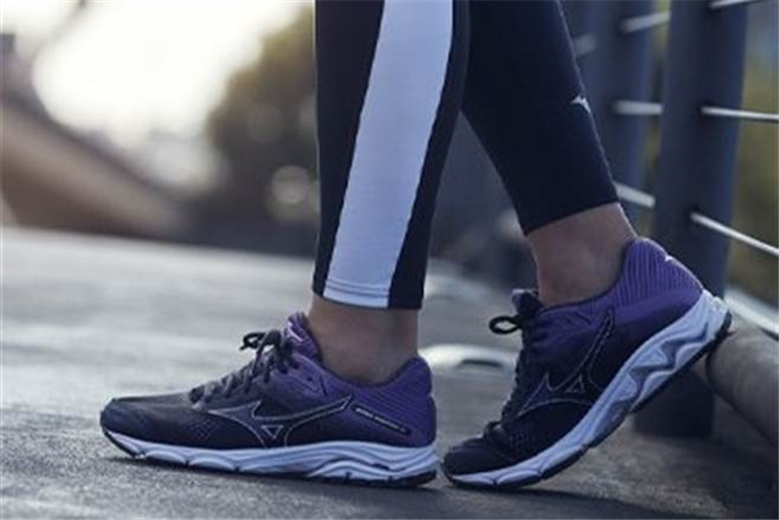 Revenues down but income up for Mizuno