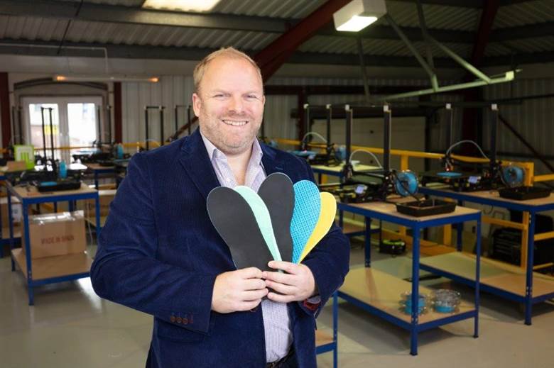 Custom insoles printed via smartphone app