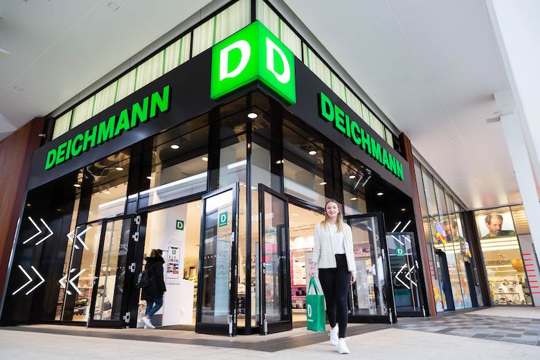 Fourth generation starts work at Deichmann