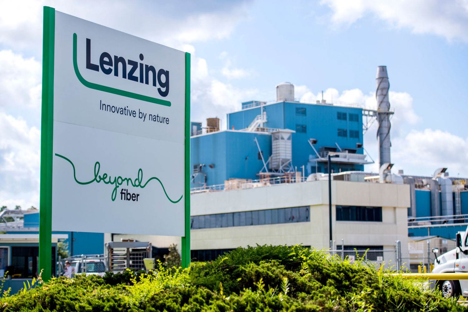 Lenzing and Covestro help drive Renewable Carbon Initiative