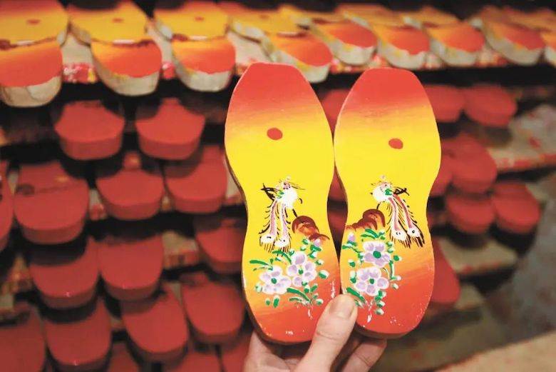 Chinese artisan an inheritor of Dongguan ICH