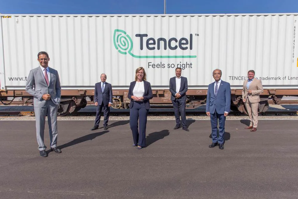 Lenzing's first China-bound train slashes delivery time