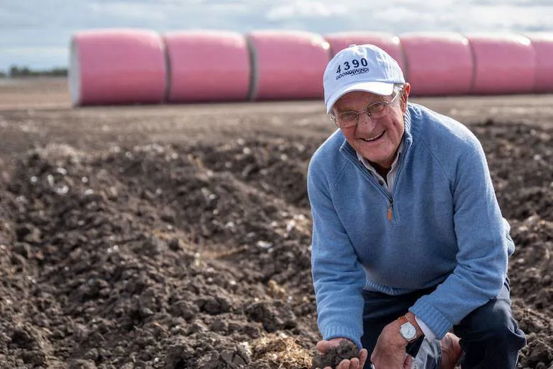 Textile waste added to soil in Cotton Australia trial