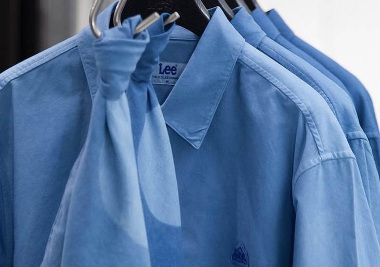 Lee experiments with Korean indigo dyeing