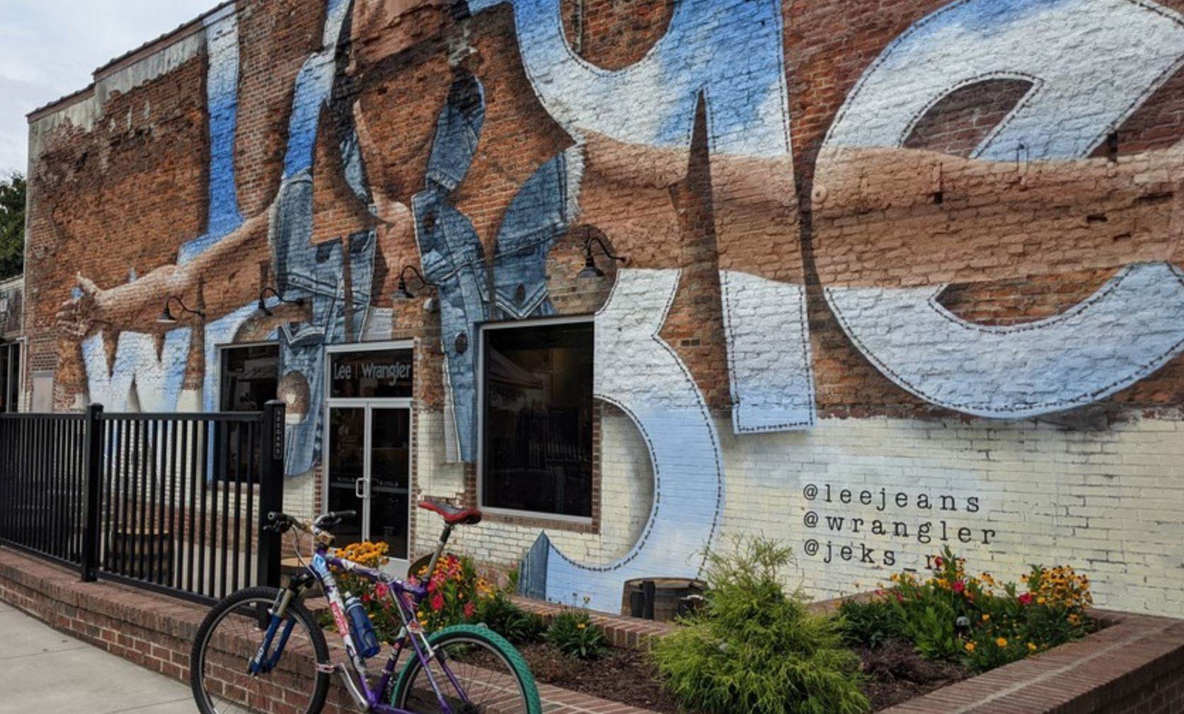 Concert programme marks Kontoor store opening