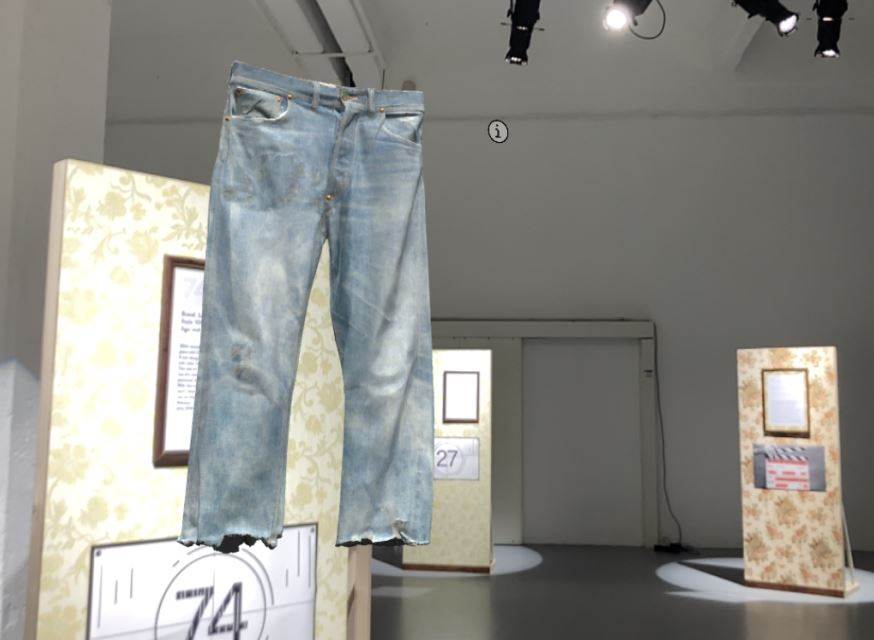 Jeans come to life at Elleti installation