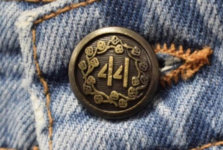 Romania’s No44 loops in Isko’s R-Two