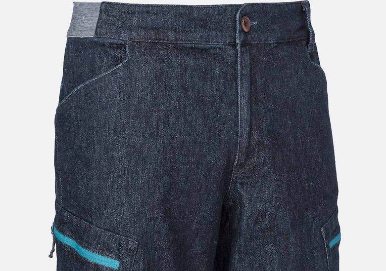 Climbing shorts from Ternua use denim