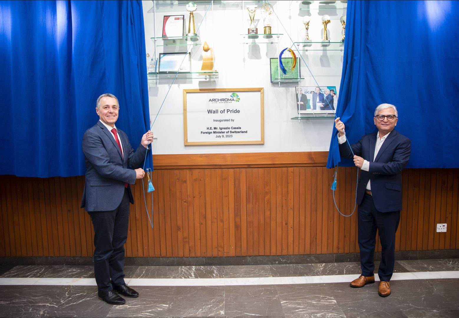 Indigo lesson for Swiss minister in Pakistan