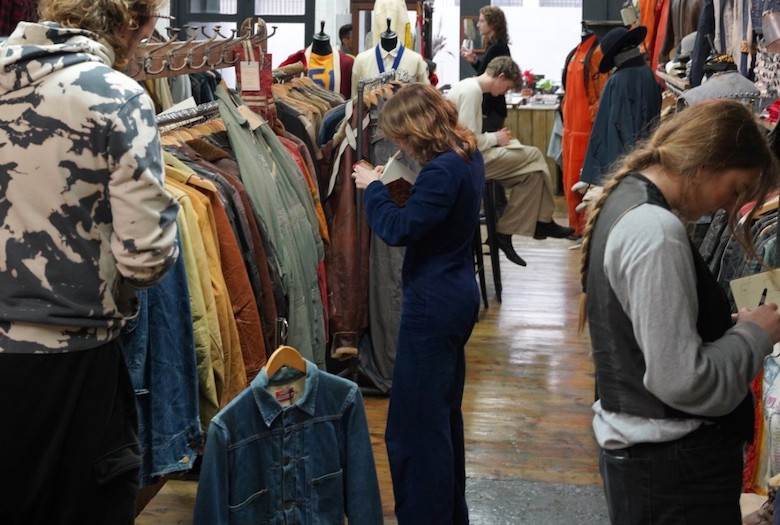 Jean School students tour The Vintage Showroom                                                                                                                                                          