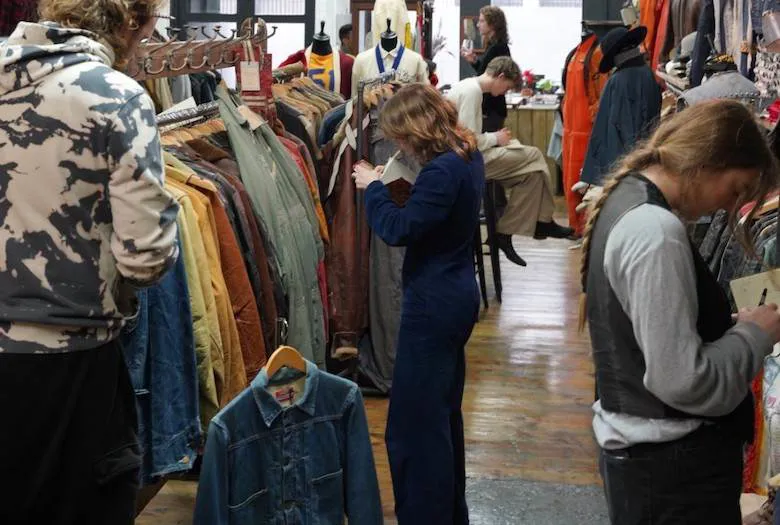 Jean School students tour The Vintage Showroom