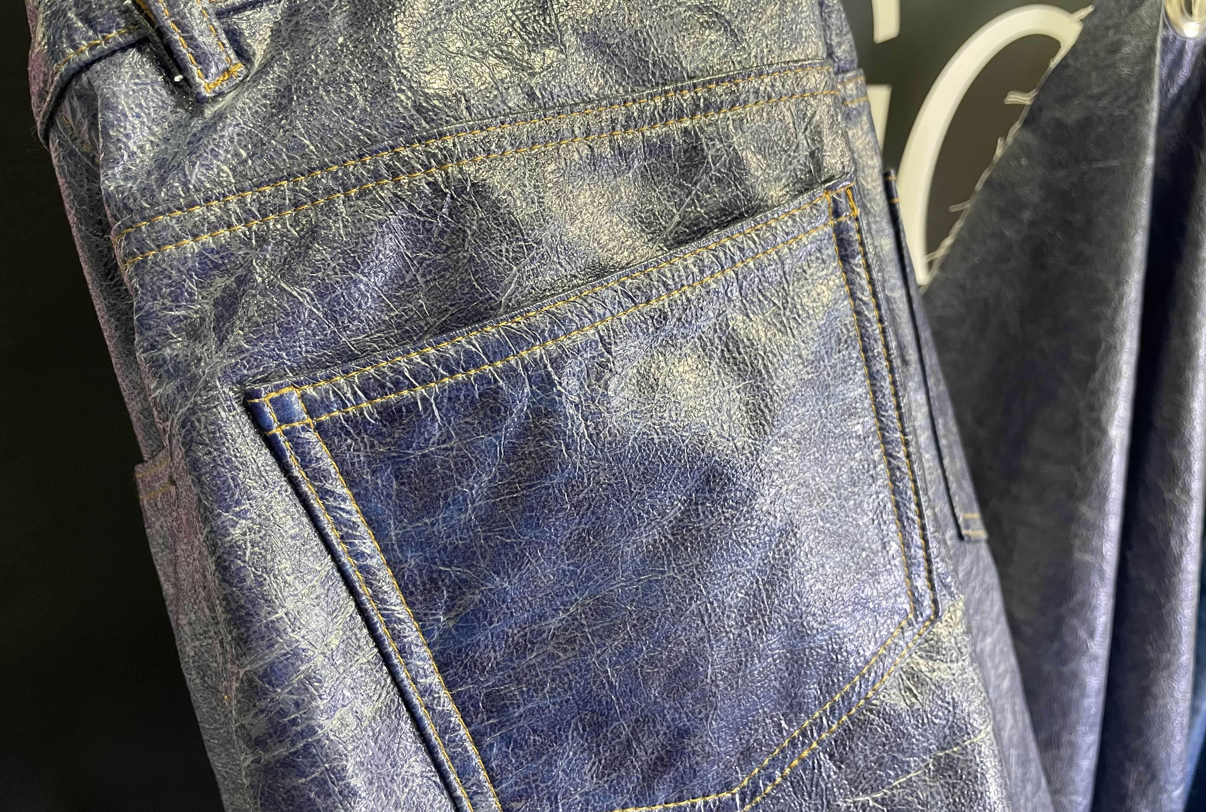 Biomaterial maker tests natural indigo