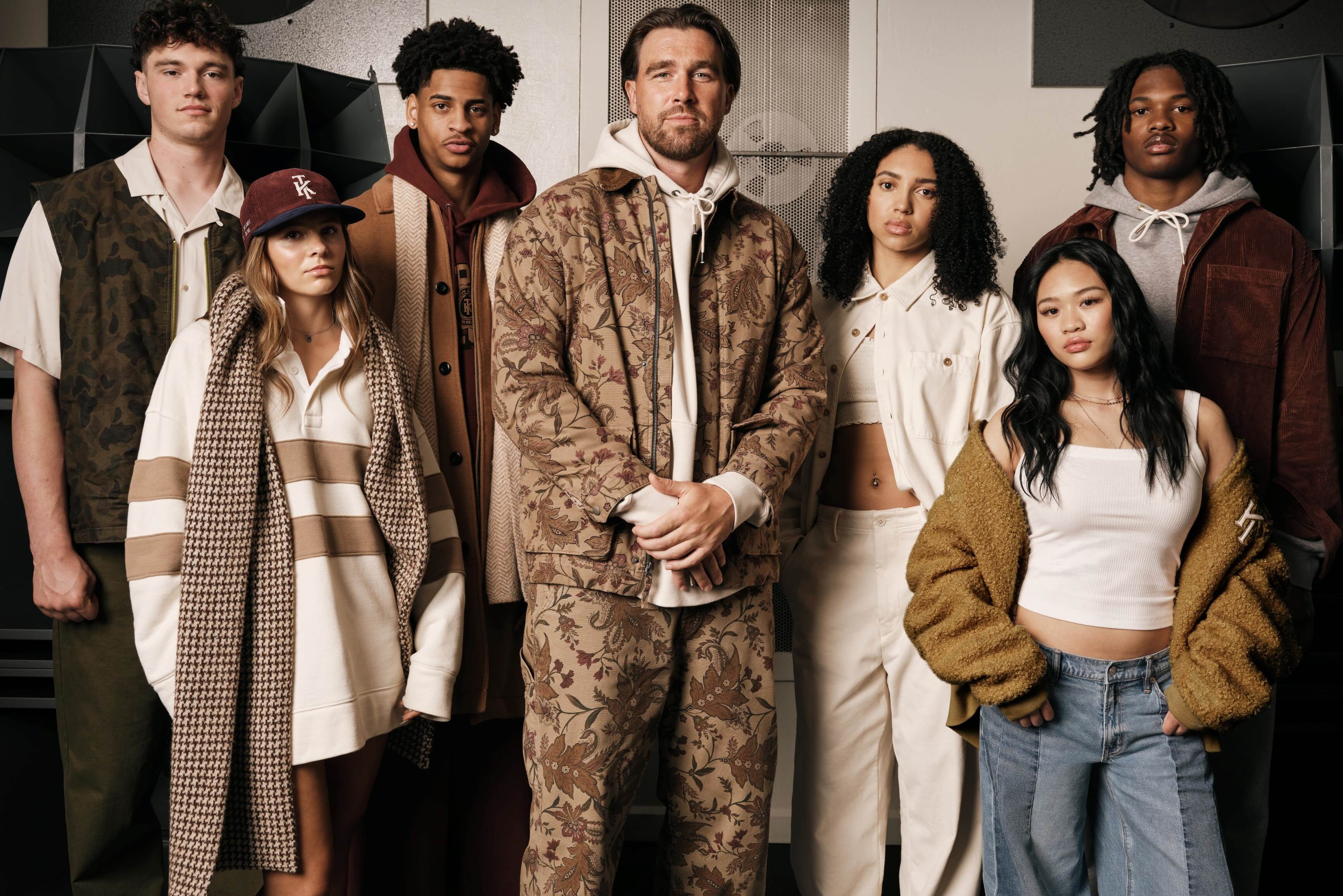 Travis Kelce ties up with American Eagle